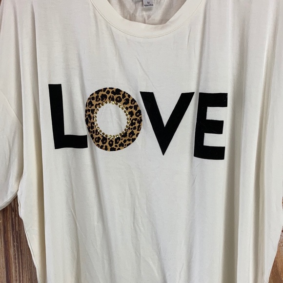 ➡️Ophelia Roe LOVE Long Sleeve Top Size M - Picture 2 of 6